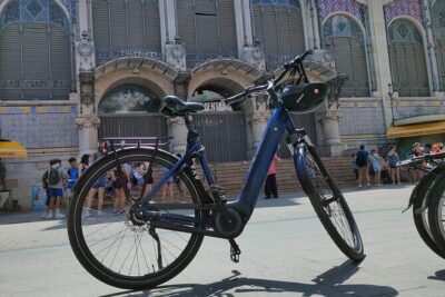 Grand City Bike Tour of Valencia - Old Town Loop: Narrow Streets, Famous Areas, and Quick Context