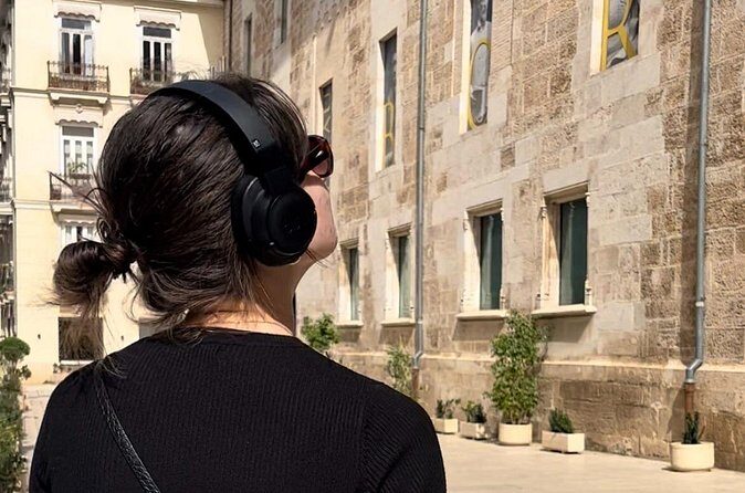In Love with Valencia: A Self-Guided Tour of its Landmarks - Font del Túria and the Jardi del Túria: a calmer walking stretch