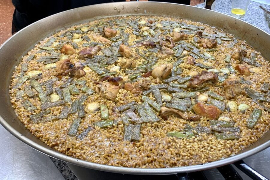 Real Paella Cooking Class – Market Visit & Sangría Workshop - Who this paella class suits best