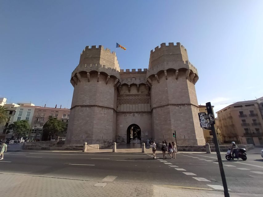 Small-Group Medieval Valencia Walking Tour - Licensed Guide - Why this medieval Valencia walk feels calmer than most