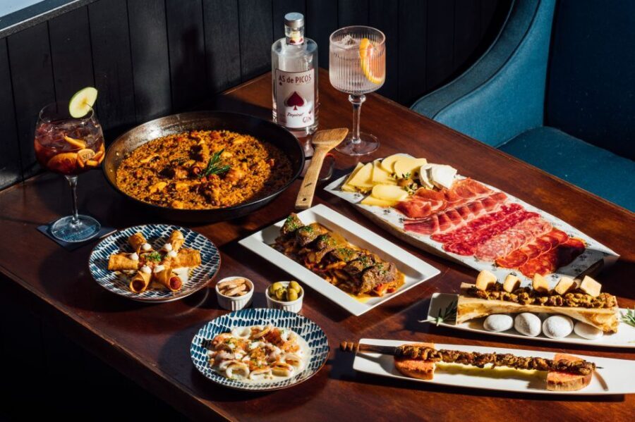 Traditional Spanish Home Dinner - Spanish Tapas and a Paella-Style Main: What You’ll Actually Taste
