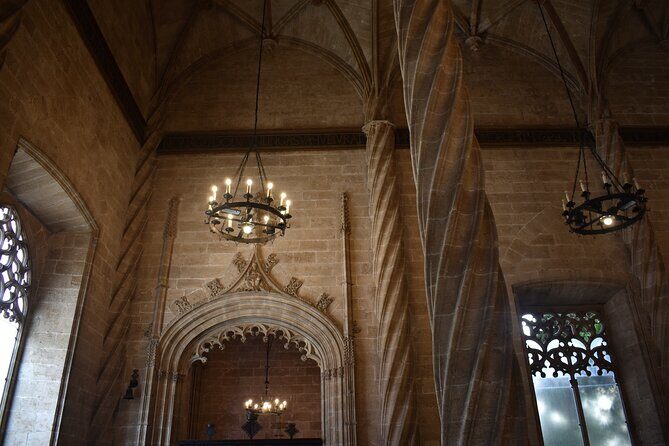 Valencia: Art & Architecture Guided Tour with Monuments Tickets - Start in Ciutat Vella: Plaça de la Verge and the walk you can handle