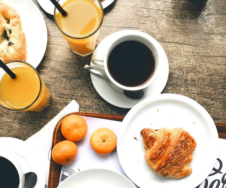 Valencia: Breakfast Brunch on a boat tour | food and drinks - Stop 2: La Marina de València for that postcard feeling