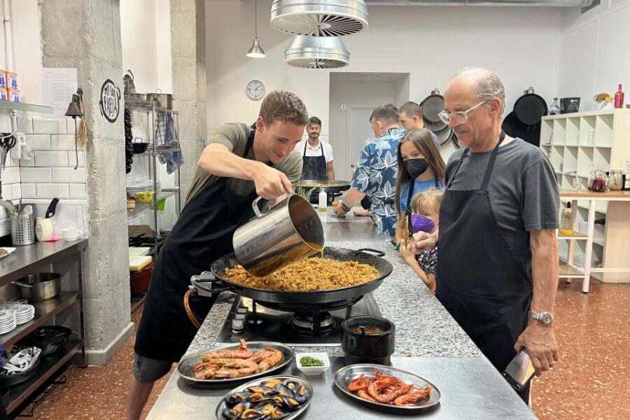 Valencia: Evening Guided Paella Workshop, Tapas, and Drinks - Who Should Book This Valencia Paella Workshop