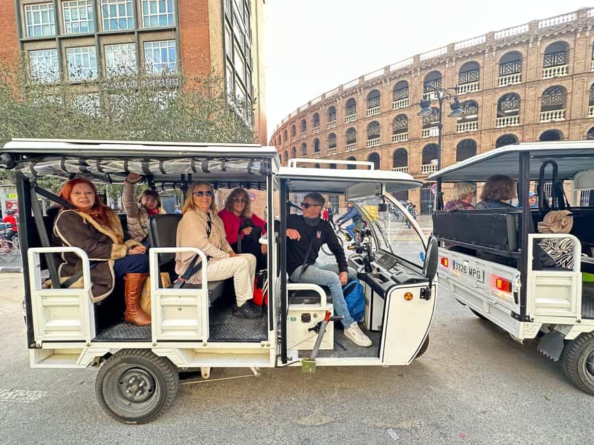 Valencia: Full Tuk Tuk Tour 2H - La Marina and the old port: where the city turns outward