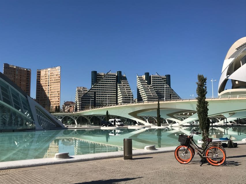 Valencia: Grand City Bike Tour on Bicycle, E-Bike or E-Step - Bike Choice, Clothing, and Small Safety Rules That Matter