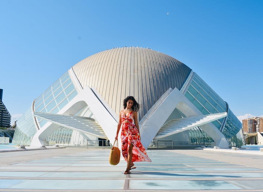 Valencia Photo Top Instagrameable City of Art and Sciences - Where you meet: Science Museum entrance, near the pool, by the Hemisferic
