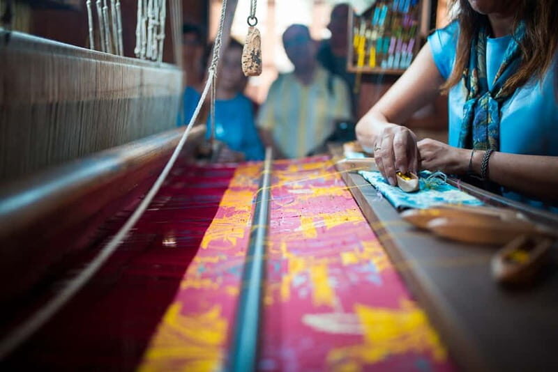 Valencia: San Nicolás, Silk Museum and Santos Juanes Church - Valencia Silk Museum: the Gremi de Velluters and the 5,000 Loom Story