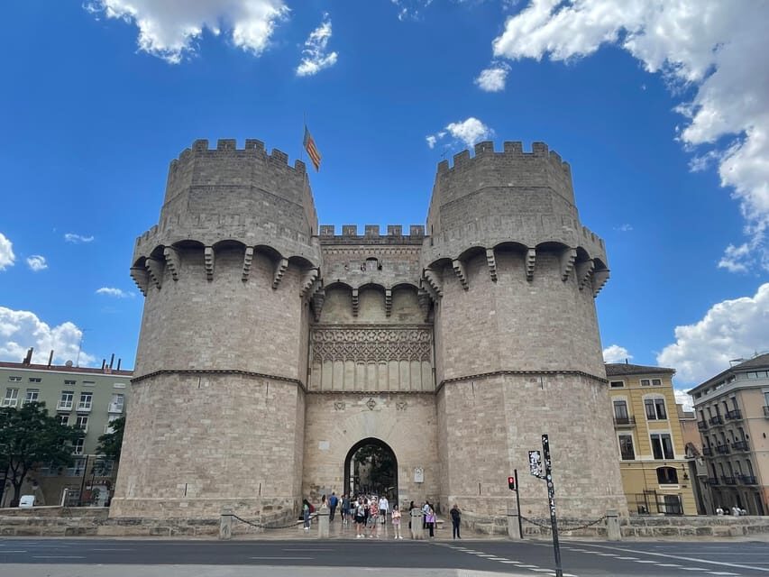 Valencia: Top 25 Highlights Guided Bike Tour - Who should book this bike tour, and who should skip it